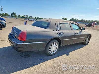 Trzecie zdjęcie samochodu z tyłu: 2009 LINCOLN TOWN CAR EXECUTIVE L VIN:1LNHM84W63Y669959 - miniatura