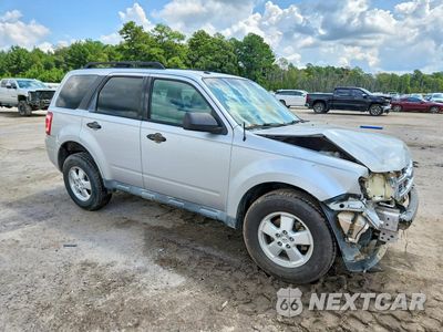 Czwarte zdjęcie samochodu z boku: 2011 FORD ESCAPE XLT VIN:1FMCU0DG6BKB14838 - miniatura
