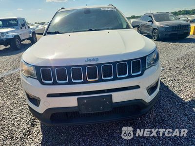 Piąte zdjęcie samochodu w środku: 2018 JEEP COMPASS LATITUDE VIN:3C4NJDBB4JT483697 - miniatura