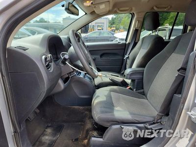 Zdjęcie 7 z 13 samochodu: 2015 JEEP COMPASS SPORT VIN:1C4NJDBB1FD271451 - miniatura