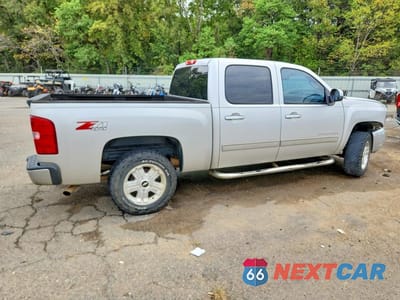 Trzecie zdjęcie samochodu z tyłu: 2011 CHEVROLET SILVERADO K1500 LTZ VIN:3GCPKTE38BG277877 - miniatura