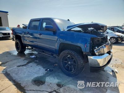 Czwarte zdjęcie samochodu z boku: 2018 CHEVROLET SILVERADO C1500 LT VIN:3GCPCREC1JG505751 - miniatura