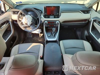 Zdjęcie 8 z 13 samochodu: 2020 TOYOTA RAV4 LIMITED VIN:JTMD6RFV3LD001552 - miniatura