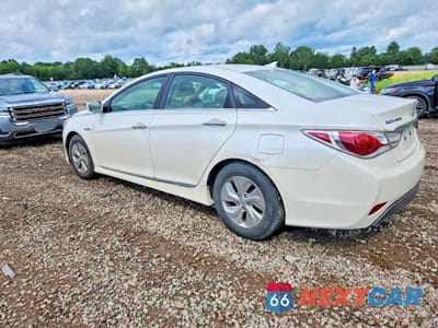 Drugie zdjęcie samochodu z przodu: 2015 HYUNDAI SONATA HYBRID BASE VIN:KMHEC4A49FA119945 - miniatura