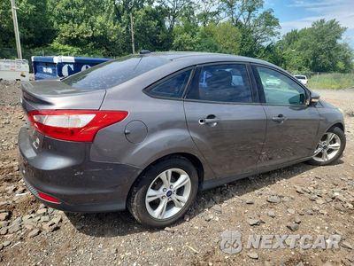 Trzecie zdjęcie samochodu z tyłu: 2014 FORD FOCUS SE VIN:1FADP3F26EL410353 - miniatura