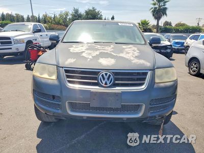 Piąte zdjęcie samochodu w środku: 2004 VOLKSWAGEN TOUAREG 4.2 VIN:WVGCM77LX4D077284 - miniatura