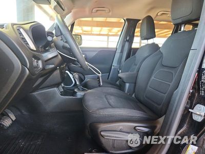 Zdjęcie 7 z 14 samochodu: 2019 JEEP RENEGADE LATITUDE VIN:ZACNJABB3KPK00940 - miniatura