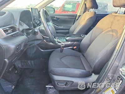 Zdjęcie 7 z 14 samochodu: 2023 TOYOTA HIGHLANDER LE VIN:5TDKDRBH6PS005036 - miniatura