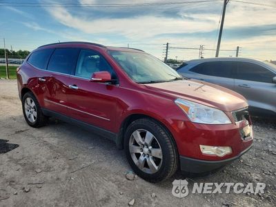 Czwarte zdjęcie samochodu z boku: 2012 CHEVROLET TRAVERSE LTZ VIN:1GNKVLED8CJ143159 - miniatura