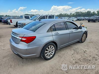 Trzecie zdjęcie samochodu z tyłu: 2013 CHRYSLER 200 TOURING VIN:1C3CCBBG2DN558214 - miniatura
