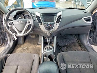 Zdjęcie 8 z 12 samochodu: 2014 HYUNDAI VELOSTER BASE VIN:KMHTC6AD7EU194644 - miniatura