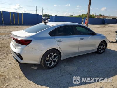 Trzecie zdjęcie samochodu z tyłu: 2021 KIA FORTE LXS VIN:3KPF24AD2ME317918 - miniatura