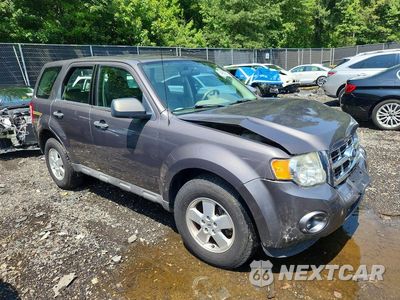 Czwarte zdjęcie samochodu z boku: 2011 FORD ESCAPE XLS VIN:1FMCU9C7XBKC60956 - miniatura