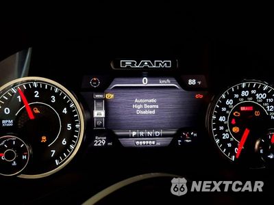 Zdjęcie 9 z 12 samochodu: 2020 RAM 1500 LARAMIE VIN:1C6SRFJT2LN416169 - miniatura