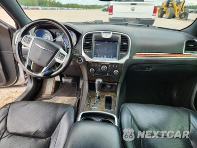 Zdjęcie 8 z 12 samochodu: 2013 CHRYSLER 300C VIN:2C3CCAET7DH572217 - miniatura