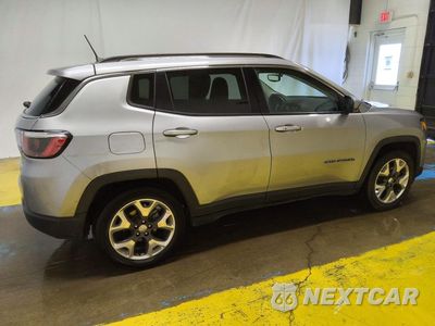 Trzecie zdjęcie samochodu z tyłu: 2019 JEEP COMPASS LIMITED VIN:3C4NJCCB8KT819376 - miniatura
