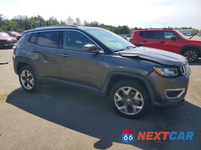 Czwarte zdjęcie samochodu z boku: 2019 JEEP COMPASS LIMITED VIN:3C4NJDCB2KT648288 - miniatura