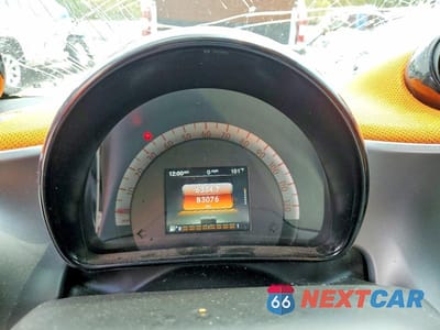 Zdjęcie 9 z 13 samochodu: 2016 SMART EQ FORTWO VIN:WMEFJ5DA5GK055745 - miniatura