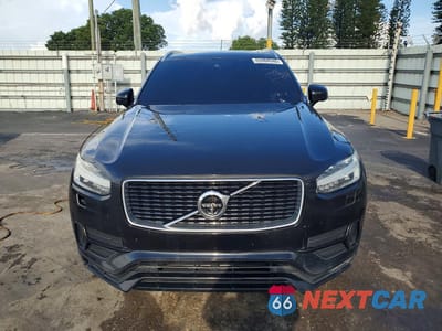 Piąte zdjęcie samochodu w środku: 2019 VOLVO XC90 T6 R-DESIGN VIN:YV4A22PM4K1473316 - miniatura