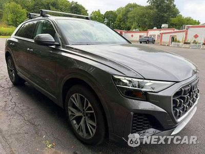 Czwarte zdjęcie samochodu z boku: 2026 AUDI Q8 PREMIUM PLUS VIN:WA1BVBF1XTD033679 - miniatura