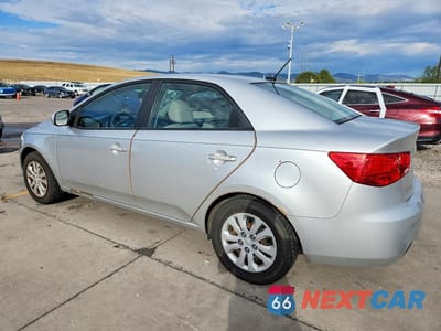 Drugie zdjęcie samochodu z przodu: 2010 KIA FORTE EX VIN:KNAFU4A26A5237535 - miniatura