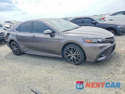 Czwarte zdjęcie samochodu z boku: 2023 TOYOTA CAMRY SE VIN:4T1T11AK1PU832705 - miniatura