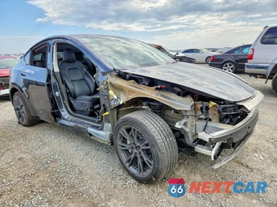 Czwarte zdjęcie samochodu z boku: 2024 TESLA MODEL Y VIN:7SAYGAEE0RF133318 - miniatura