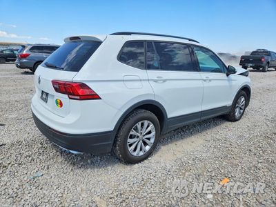 Trzecie zdjęcie samochodu z tyłu: 2019 VOLKSWAGEN TIGUAN S VIN:3VV1B7AX3KM193006 - miniatura