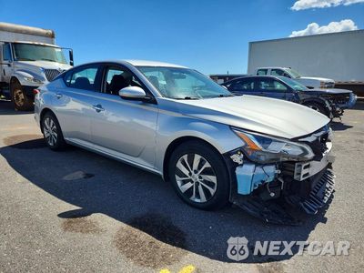 Czwarte zdjęcie samochodu z boku: 2020 NISSAN ALTIMA S VIN:1N4BL4BV9LC173279 - miniatura