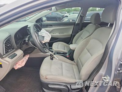 Zdjęcie 7 z 12 samochodu: 2017 HYUNDAI ELANTRA SE VIN:5NPD74LF5HH208684 - miniatura