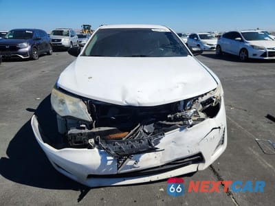 Piąte zdjęcie samochodu w środku: 2014 TOYOTA CAMRY HYBRID LE VIN:4T1BD1FK4EU122190 - miniatura