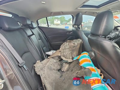 Zdjęcie 10 z 12 samochodu: 2018 MAZDA 3 VIN:3MZBN1M33JM199691 - miniatura