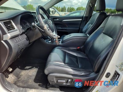 Zdjęcie 7 z 13 samochodu: 2015 TOYOTA HIGHLANDER XLE VIN:5TDJKRFH0FS192798 - miniatura