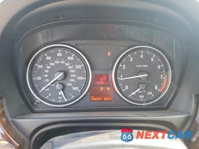 Zdjęcie 9 z 12 samochodu: 2011 BMW 328 I VIN:WBADW3C56BE537855 - miniatura