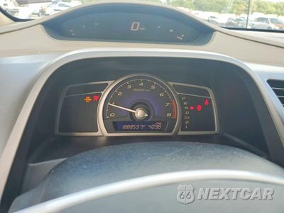 Zdjęcie 9 z 12 samochodu: 2006 HONDA CIVIC LX VIN:1HGFA16556L123818 - miniatura