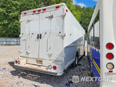 Trzecie zdjęcie samochodu z tyłu: 2000 FREIGHTLINER MT45 CHASSIS DELIVERY TRUCK VIN:4UZA4FA44YCF32521 - miniatura