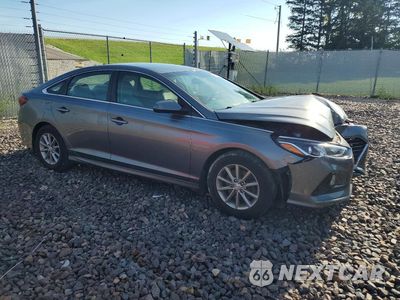 Czwarte zdjęcie samochodu z boku: 2018 HYUNDAI SONATA SE VIN:5NPE24AF6JH710521 - miniatura