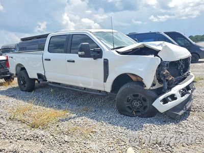 Czwarte zdjęcie samochodu z boku: 2023 FORD F250 SUPER DUTY VIN:1FT8W2BN6PEC55626 - miniatura
