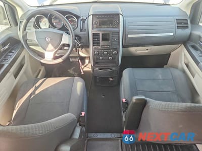 Zdjęcie 8 z 13 samochodu: 2010 DODGE GRAND CARAVAN SE VIN:2D4RN4DE8AR326290 - miniatura