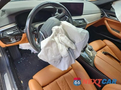 Zdjęcie 8 z 12 samochodu: 2021 BMW 530 XI VIN:WBA13BJ02MCG07558 - miniatura