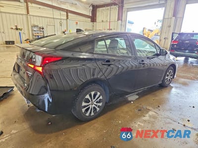 Trzecie zdjęcie samochodu z tyłu: 2020 TOYOTA PRIUS XLE AWD-E VIN:JTDL9RFU0L3014680 - miniatura