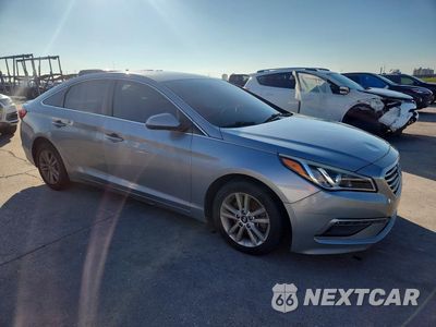 Czwarte zdjęcie samochodu z boku: 2015 HYUNDAI SONATA SE VIN:5NPE24AF2FH209407 - miniatura