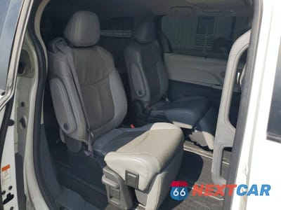 Zdjęcie 11 z 14 samochodu: 2022 TOYOTA SIENNA LIMITED 7-PASSENGER VIN:5TDZRKECXNS123773 - miniatura