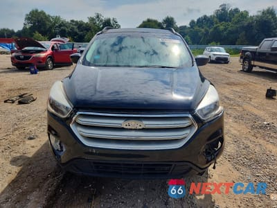 Piąte zdjęcie samochodu w środku: 2018 FORD ESCAPE SE VIN:1FMCU0GD7JUD18455 - miniatura
