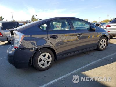 Trzecie zdjęcie samochodu z tyłu: 2011 TOYOTA PRIUS THREE VIN:JTDKN3DU7B5358050 - miniatura