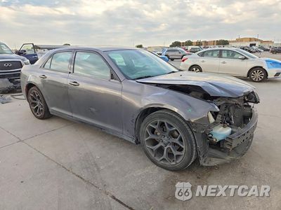 Czwarte zdjęcie samochodu z boku: 2019 CHRYSLER 300 S VIN:2C3CCABG6KH682860 - miniatura