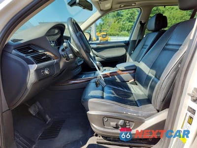Zdjęcie 7 z 14 samochodu: 2010 BMW X5 XDRIVE30I VIN:5UXFE4C5XAL383342 - miniatura