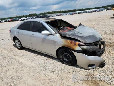 Czwarte zdjęcie samochodu z boku: 2010 TOYOTA CAMRY LE VIN:4T1BF3EK8AU025821 - miniatura