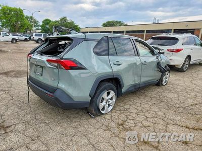 Trzecie zdjęcie samochodu z tyłu: 2021 TOYOTA RAV4 XLE VIN:2T3W1RFV3MW150443 - miniatura