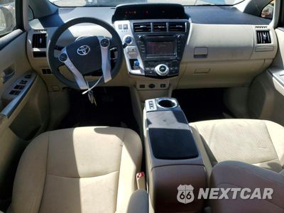 Zdjęcie 8 z 12 samochodu: 2014 TOYOTA PRIUS V THREE VIN:JTDZN3EUXEJ011742 - miniatura